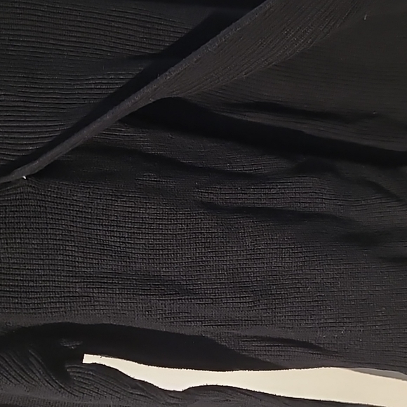 Abercrombie and Fitch sweater size lg - Picture 3 of 4